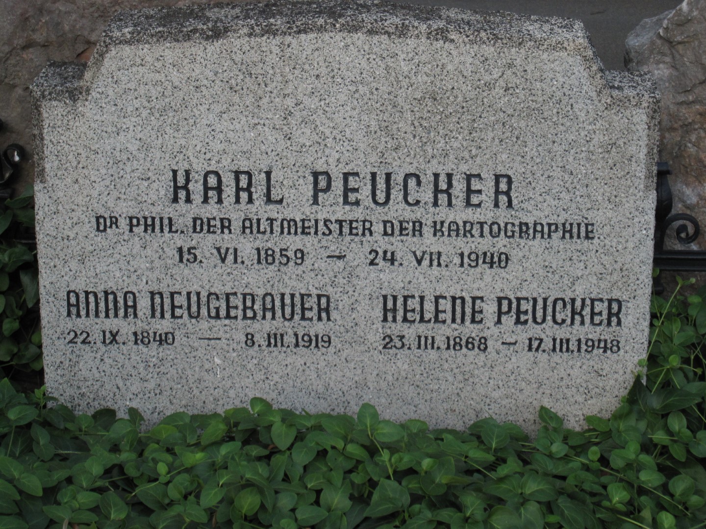 Dr. Karl PEUCKER